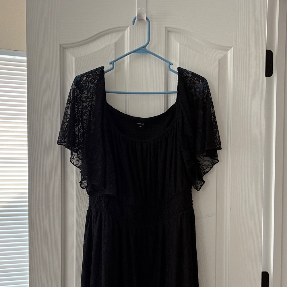 Elegant Black Lace Flutter Maxi Dress